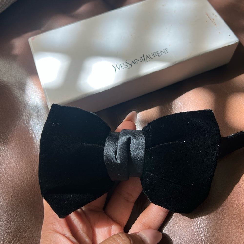 YVES BOW TIE IN BLACK VELVET